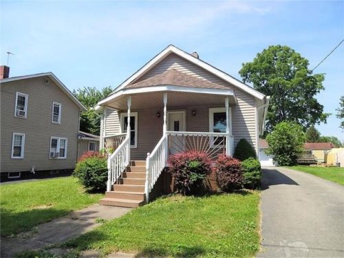 13 Walnut St, Bessemer, PA 16112-9645