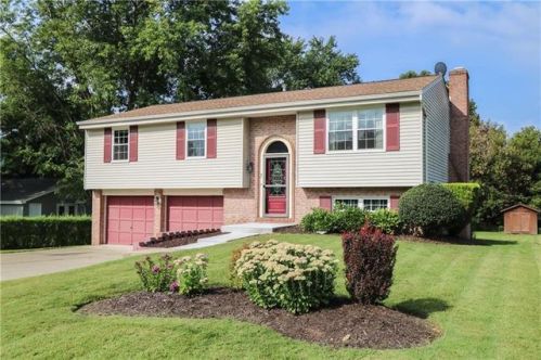 3 Zelie Dr, Zelienople, PA 16063-9707