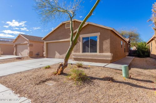 7826 Sentinal Stone Dr, Tucson, AZ 85756-8327