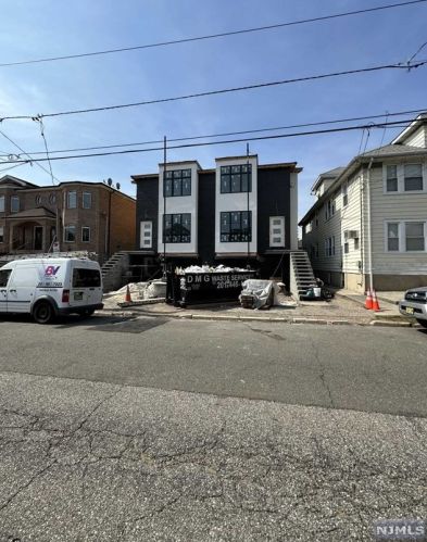 529 Lincoln St, Palisades Park NJ  07650-1611 exterior