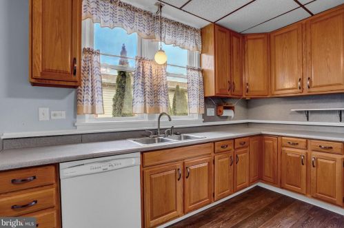 458 Highland St, Harrisburg PA 17113-1536 exterior