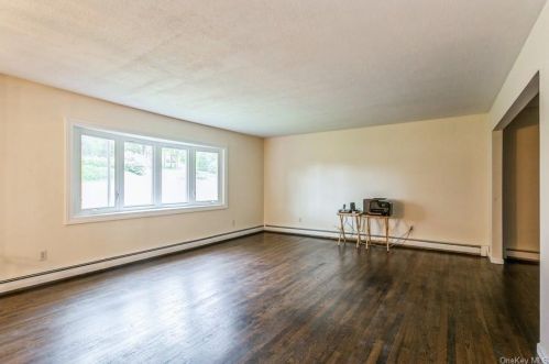 68 Wood St, Mahopac NY  10541-4904 exterior