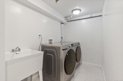 557 Logan Ave, Bronx NY  10465-2509 exterior