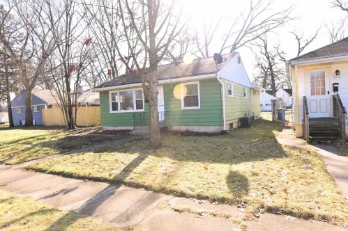 911 Broadway St, Mishawaka IN  46545-5933 exterior