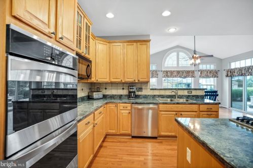 26 Kristen Ln, West Deptford NJ  08051-1672 exterior