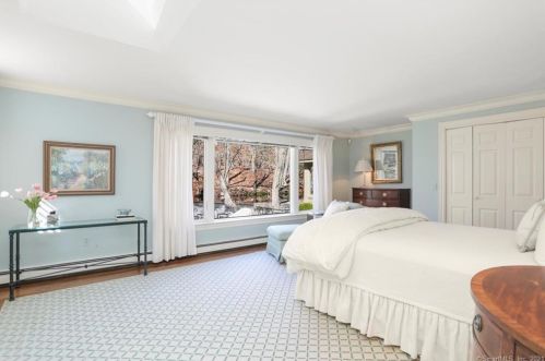 200 Mill Rd, New Canaan CT  06840-4310 exterior