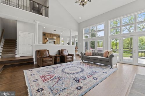 17621 Stonegait Ct, Round Hill VA  20141-2264 exterior