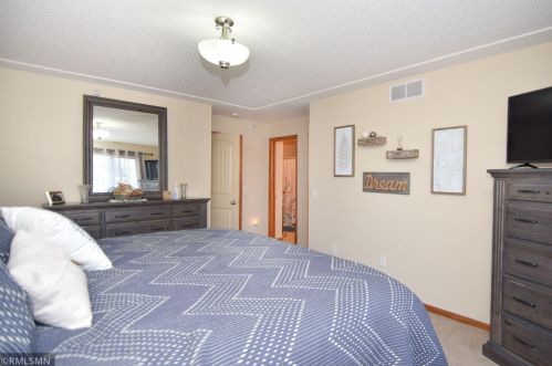 194 Shetland Ln, Lino Lakes MN  55014-5516 exterior