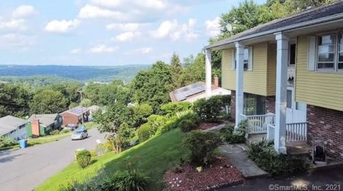 165 Juniper Ridge Dr, Waterbury CT  06708-1934 exterior