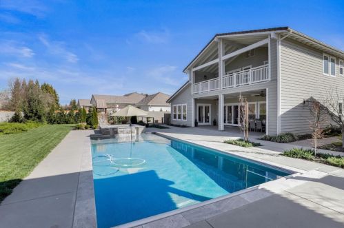 10817 Goldsborough Cir, Valley Home CA 95361-7649 exterior