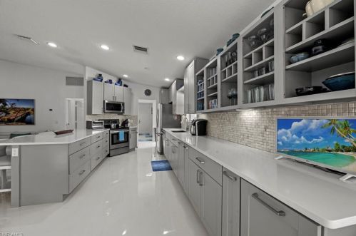 15387 Upwind Dr, Bonita Springs FL  34135-8588 exterior