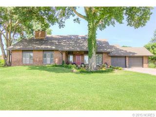 2504 Glynnwood Dr, Bartlesville, OK 74006-6221