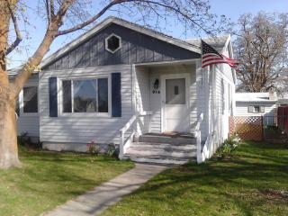 914 Main St, Seven Bays, WA