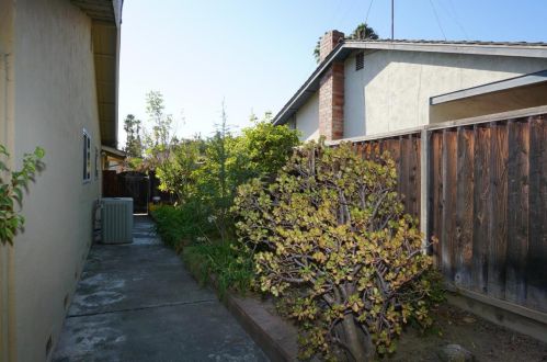 3576 Eastridge Dr, San Jose CA  95148-1404 exterior