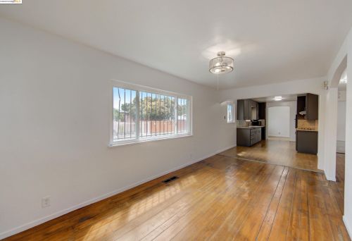 1136 92 Ave, Oakland CA 94603-1358 exterior