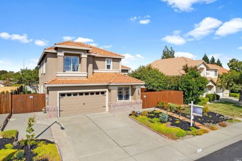 655 Edenderry Dr, Vacaville, CA 95688-8552