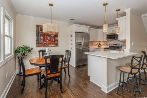 89 Annuskemunnica Rd, Babylon, NY 11702-4402