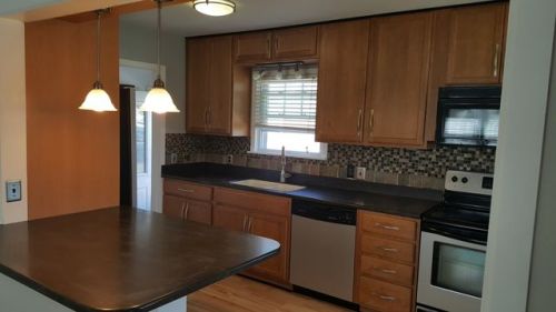 422 Hillside Dr, Rossford OH  43460-1002 exterior