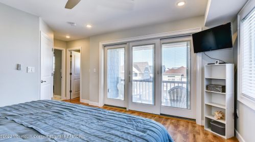 5 Fort Ave, Pelican Island NJ  08751-1512 exterior