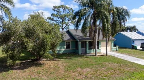 2825 Pierson Rd, Fort Pierce, FL 34953-5810