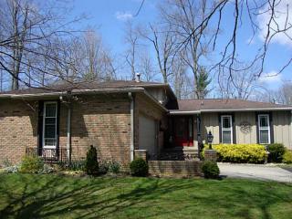 2811 Locust Dr, Springfield, OH 45504-4117