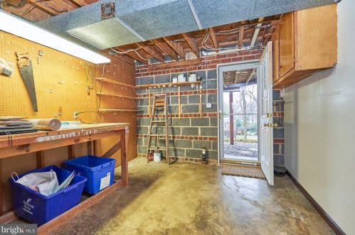 7317 Pinewood St, Falls Church VA  22046-2725 exterior