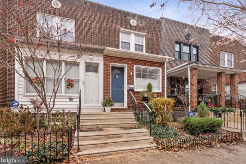 924 Johnston St, Philadelphia, PA 19148-5037