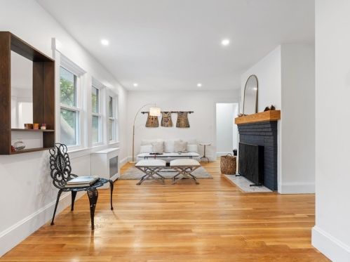 69 Henderson St, Needham, MA 02492-2210