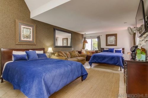 4111 Bayard St, San Diego CA 92109-4039 exterior