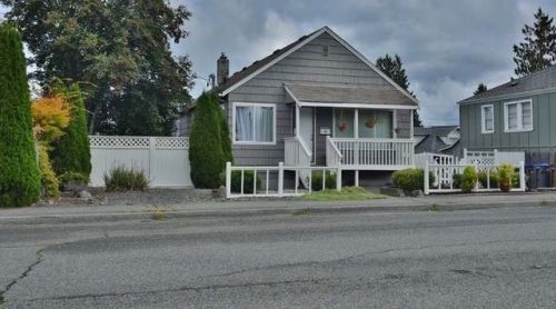 1736 4th St, Bremerton, WA 98337-1002