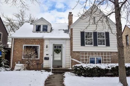 8118 Jackson Park Blvd, Milwaukee, WI 53213-1669