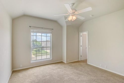 125 Sweet Gum, Uhland TX  78640-5961 exterior