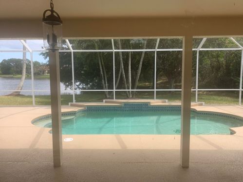 894 Lake Charles Cir, Fort Pierce, FL 34986-3418