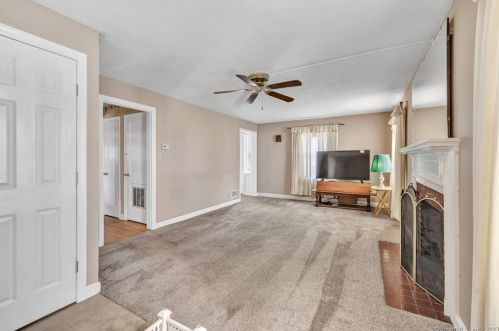 186 Margherita Lawn, Stratford CT  06615-7546 exterior