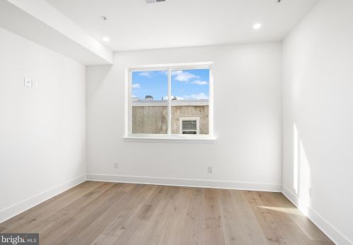 734 Dudley St, Philadelphia PA 19148-2340 exterior