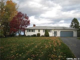 5158 Hilltop Rd, Syracuse, NY 13215-1402