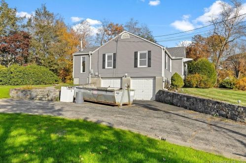 4 Pleasant Rise Cir, Brookfield Center CT  06804-2109 exterior