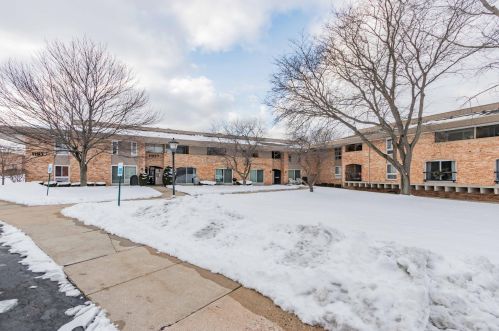 11957 Appleton Ave, Milwaukee, WI 53224-4911