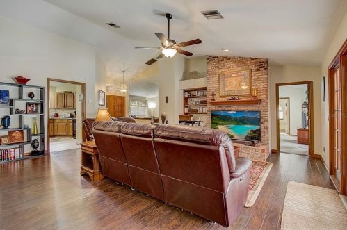 107 Pne Vly Ct, De Bary FL 32713-2302 exterior