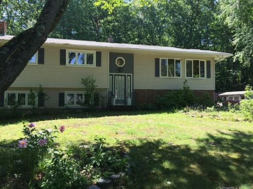 36 Clearview Dr, Norwich, CT 06360-1380