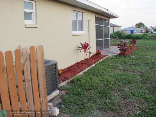 516 4 Ter, Cape Coral FL  33909-0020 exterior