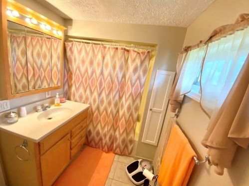 106 Scott St, New Castle PA  16101-3325 exterior