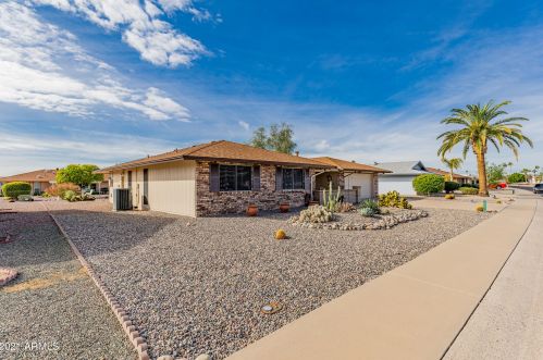 9521 Brokenstone Dr, Sun City, AZ 85351-2417