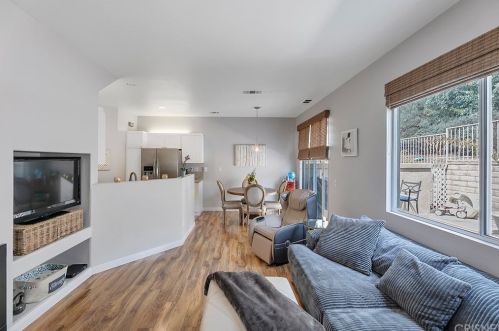 26955 Hillsborough Pkwy, Santa Clarita, CA 91354-2450