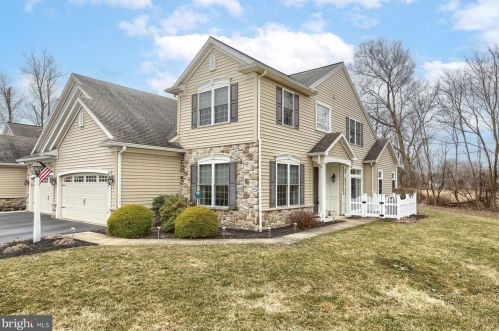 308 Chickory Cir, Navy Sup Dpt, PA 17050-3719