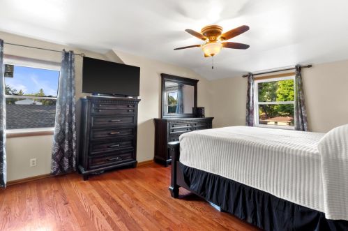 5050 20th St, Milwaukee WI 53233-2506 exterior