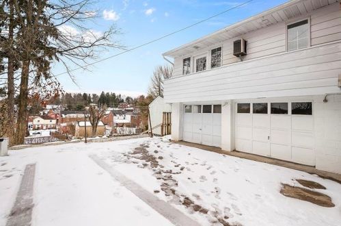 5305 Greenridge Dr, Pittsburgh, PA 15236-1723