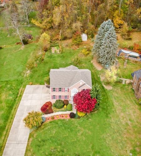 109 Brookdale Cir, Canonsburg, PA 15317-3305