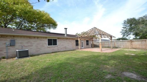 4010 Bluebonnet Trl, Deer Park, TX 77536-6642