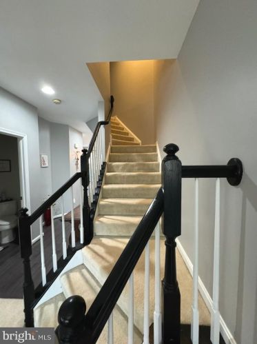 9283 Alvyn Lake Cir, Bristow VA  20136-6149 exterior